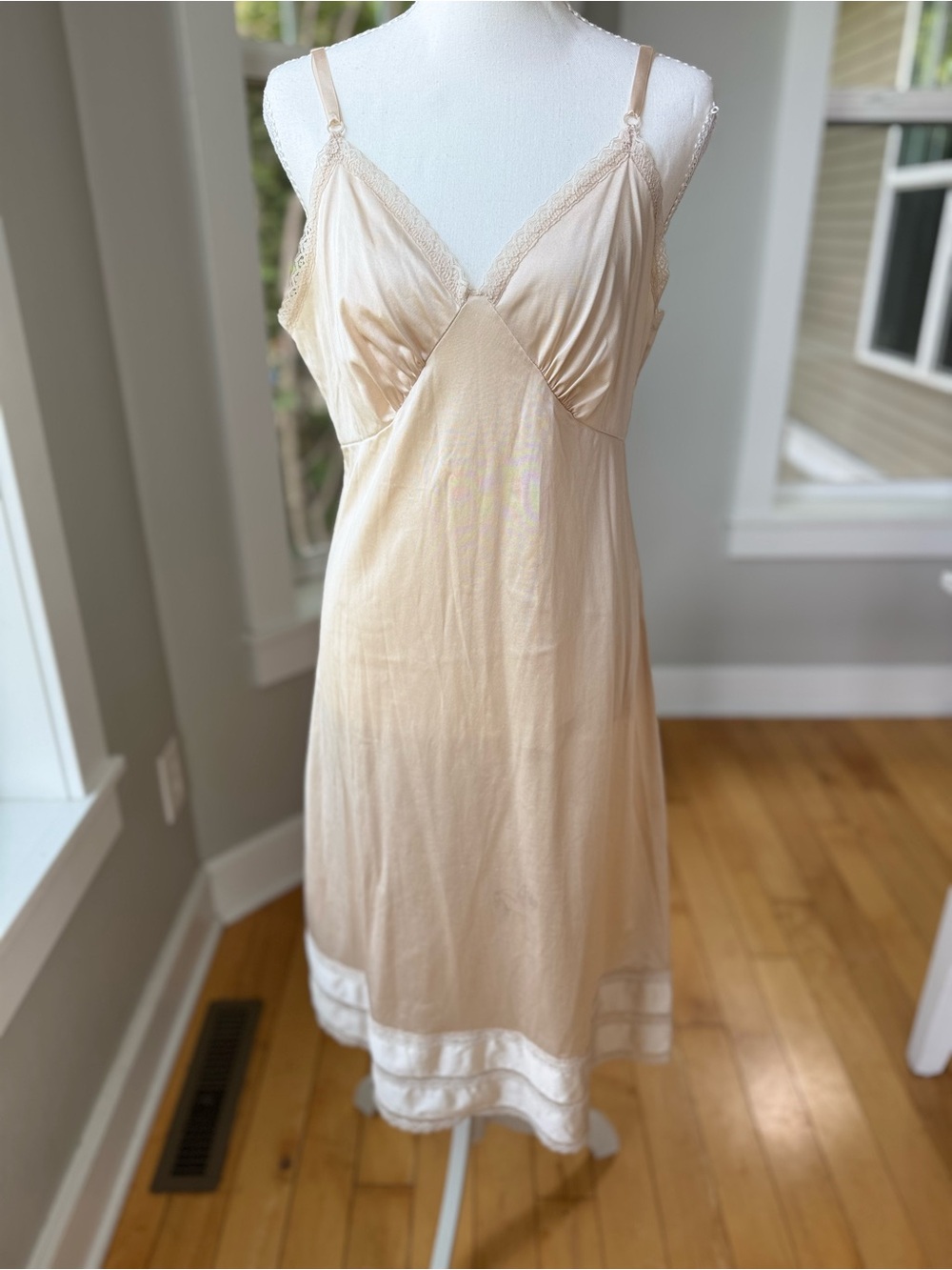 Vintage 50s 60s Sears Champagne Ivory Lace Trim Chemise Slip Dress *Flaw*